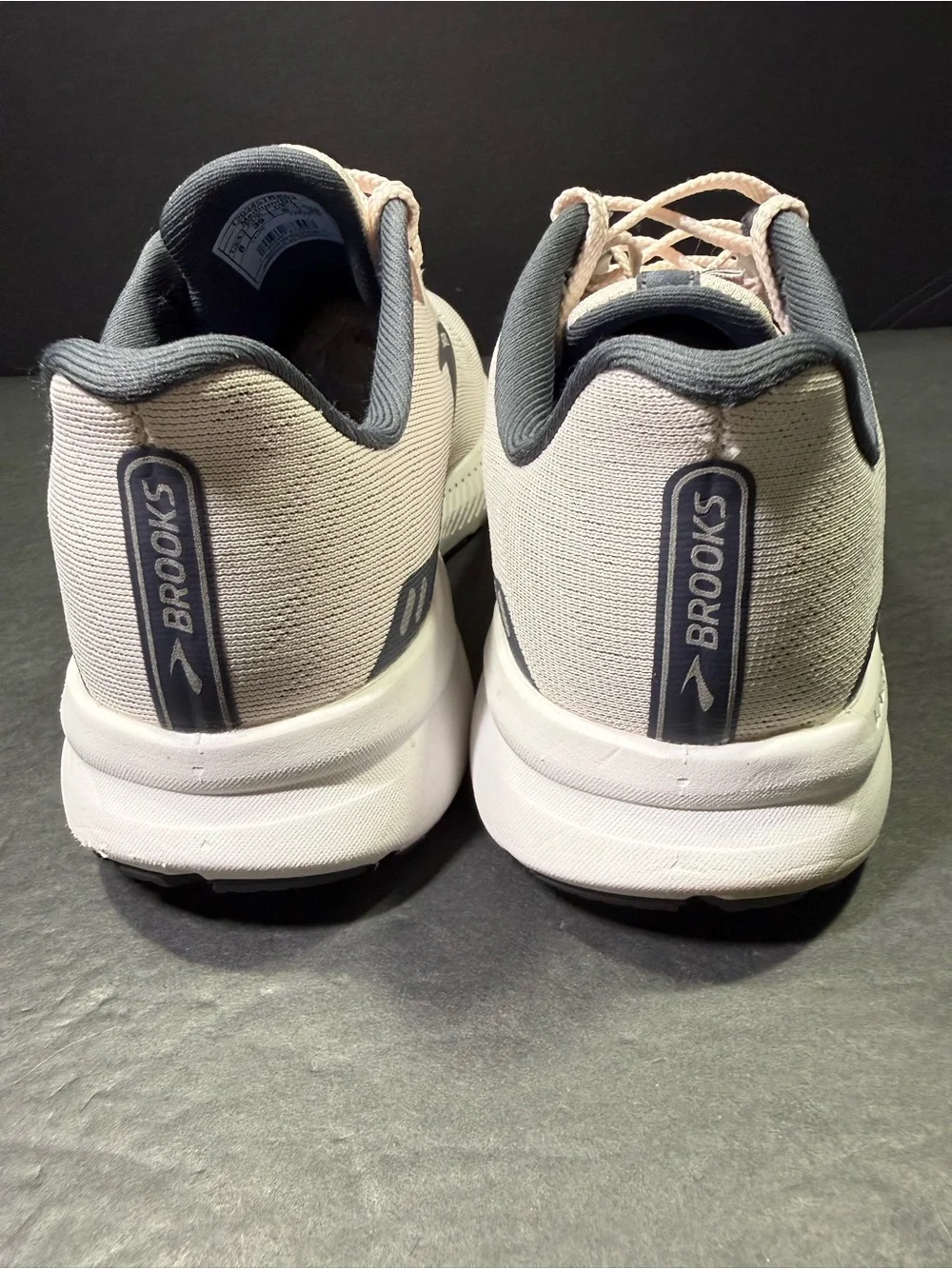 Brooks Launch 8 Women’s Running Walking Sneakers Shoe Size-8